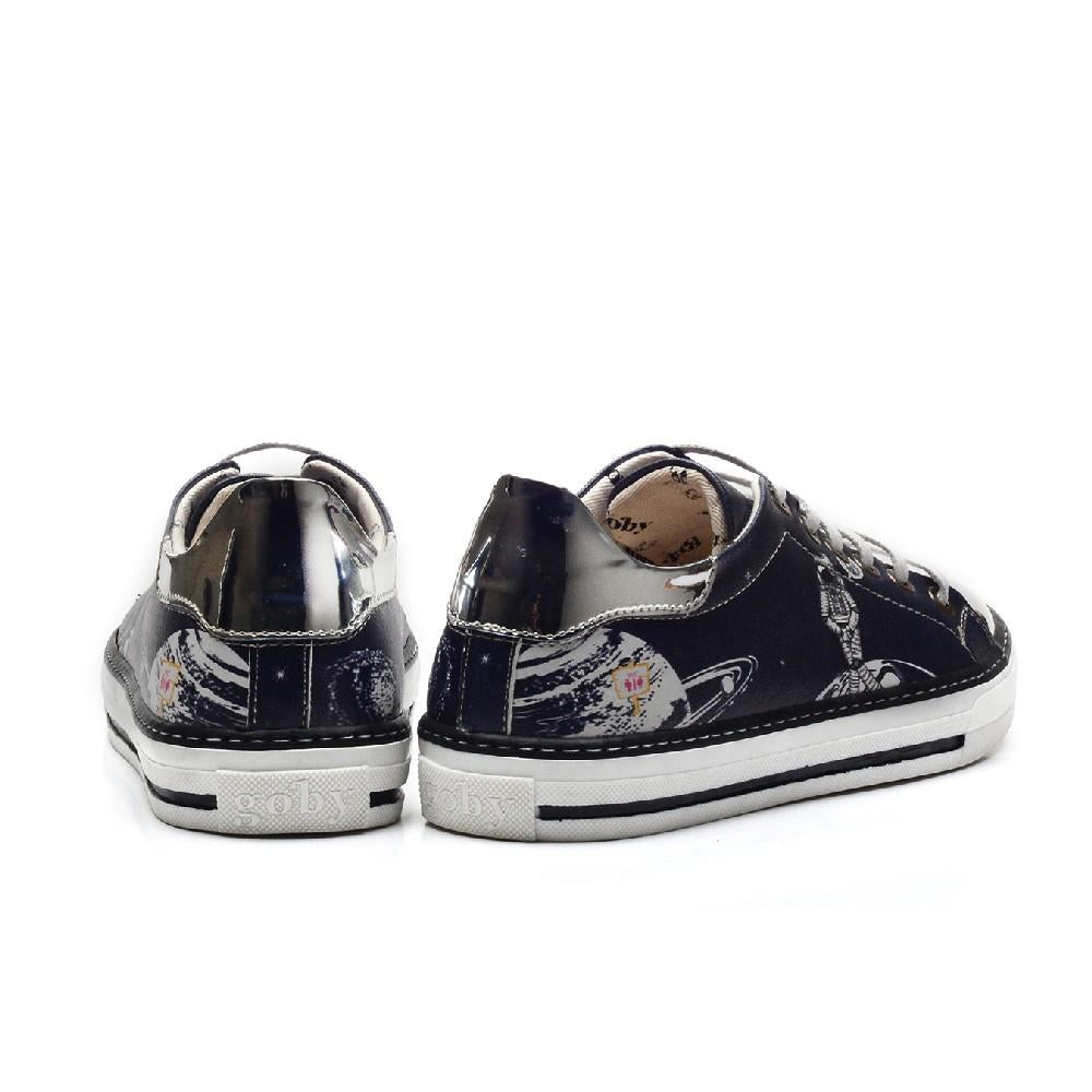 Sneaker Shoes Outlet - No Exchange or Return  35 EU - 5 US