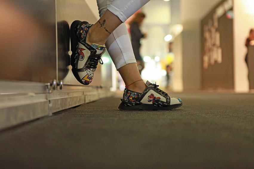 Sneaker Shoes Outlet - No Exchange or Return  36 EU - 5.5 US