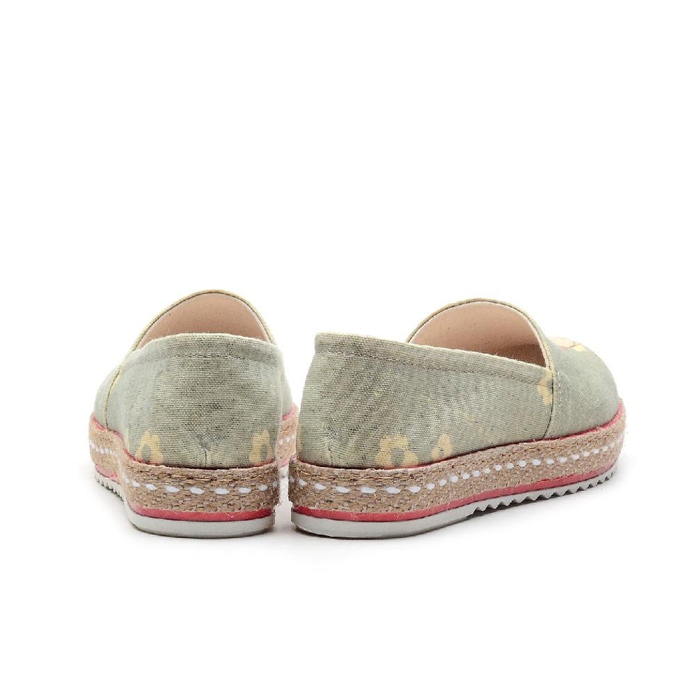 Sneaker Shoes Outlet - No Exchange or Return  35 EU - 5 US