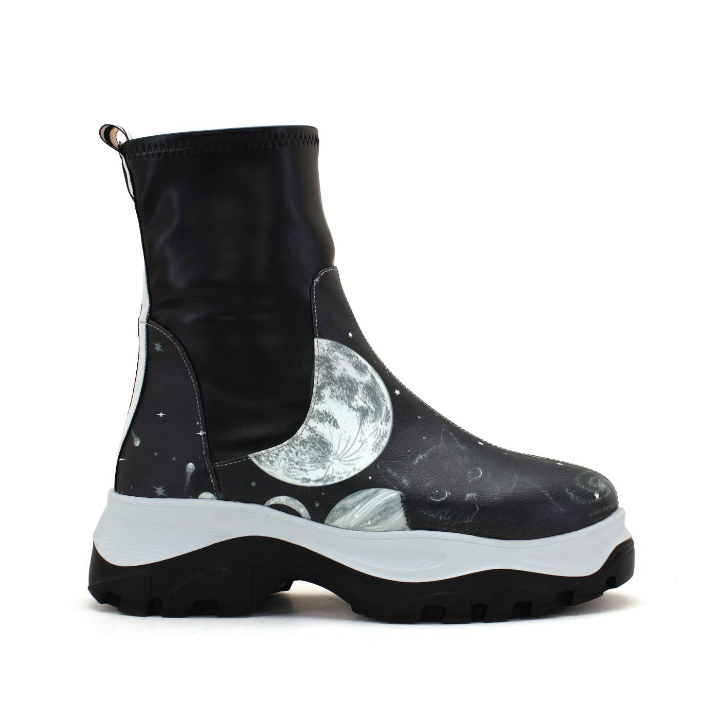 Sneaker Boots Outlet - No Exchange or Return  40 EU - 9.5 US