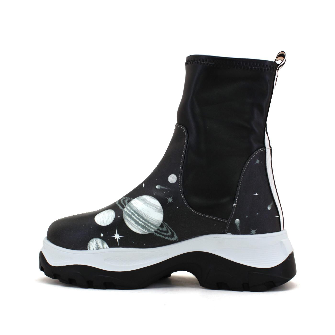 Sneaker Boots Outlet - No Exchange or Return  40 EU - 9.5 US